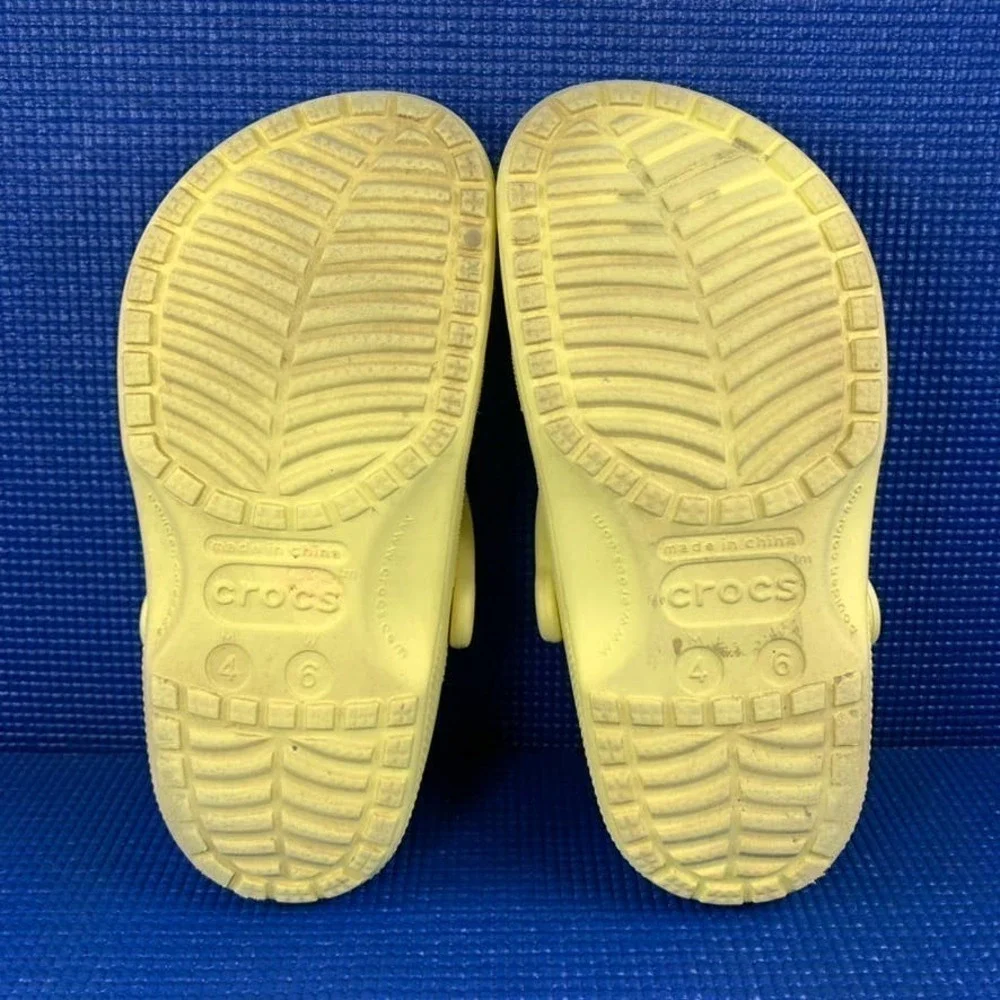 CROCS CROCBAND CLASSIC Women`s Size 6 Yellow Comfort Clog Shoes 10001